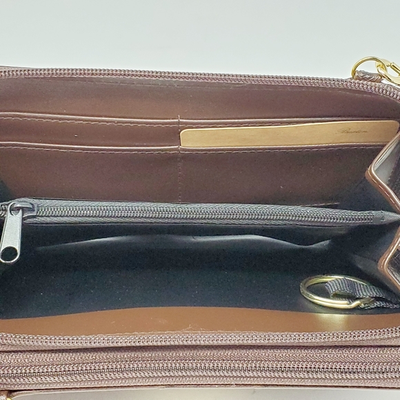 Buxton Ostrich Brights Ultimate Originizer Crossbody - Picture 8 of 8